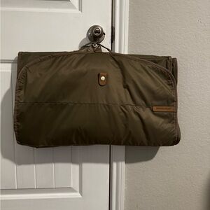 Briggs & Riley Olive travel garment  Bag EUC